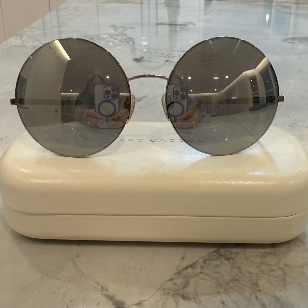 Victoria Beckham Metallic Mirrored Round Sunglasses CAT3 handmade in Italy